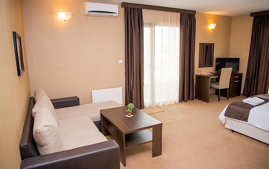 Семеен Хотел Естило Dimitrovgrad  Exterior foto